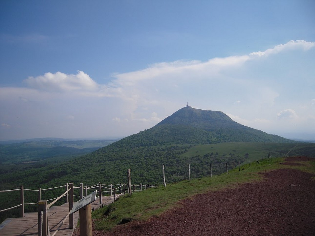 Puy-de-Dôme: Volcanoes and Magical Landscapes of the Chaîne des Puys