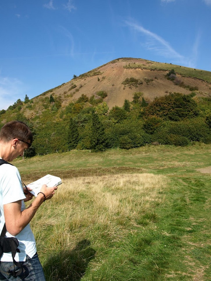 Exploration of Puy-de-Dôme: Chaîne des Puys - Volcanic Discovery