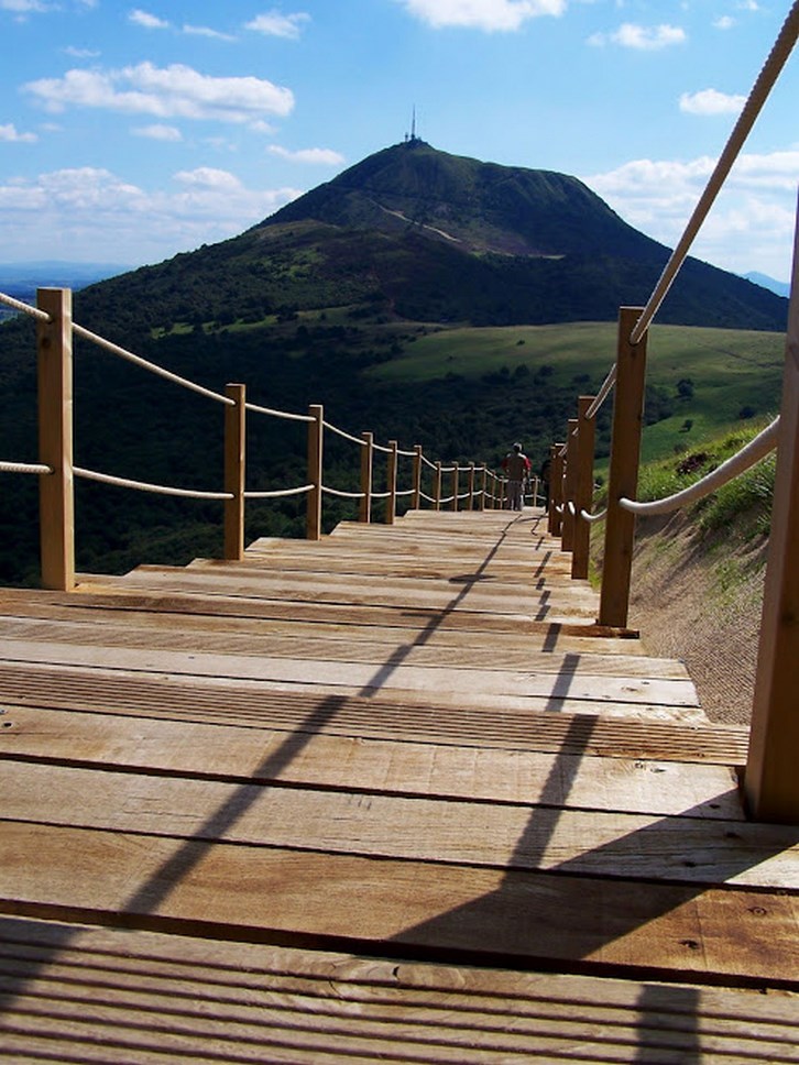 Chaîne des Puys, Puy de Dôme: Wooden Stairs and Panoramic View