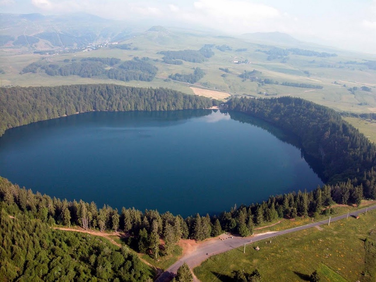 Chaîne des Puys, Puy de Dôme: Volcanic Lakes and Enchanted Landscapes