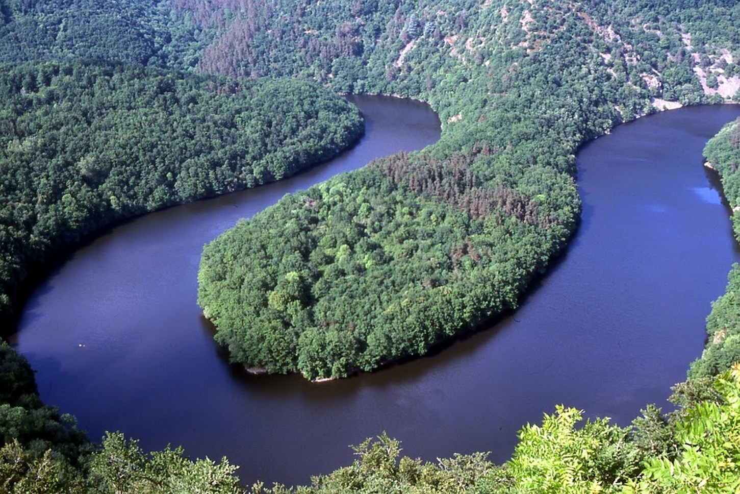 Puy de Dôme (63): Aerial View of the River