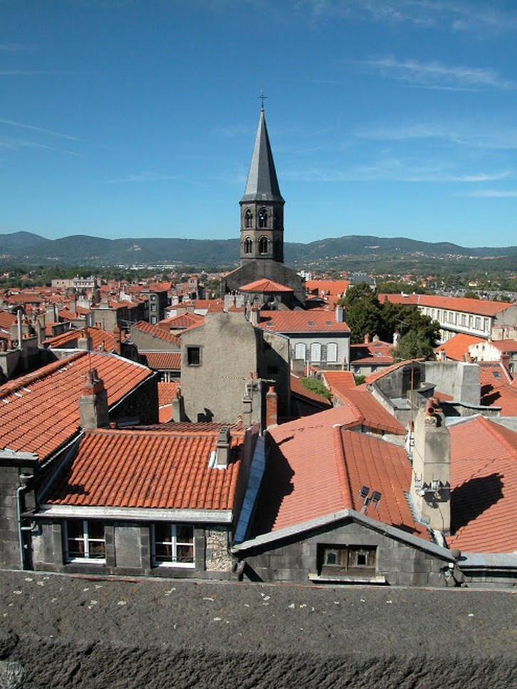 Puy de Dôme (63): Aerial View of the Town