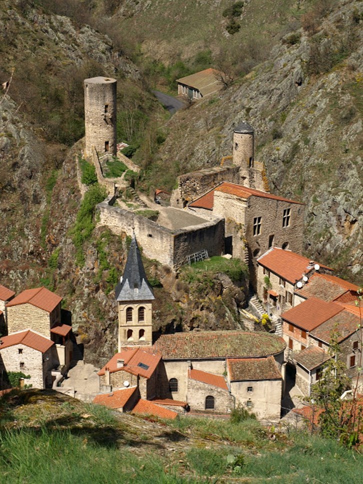 Puy de Dôme (63): Ancient Town - Aerial View