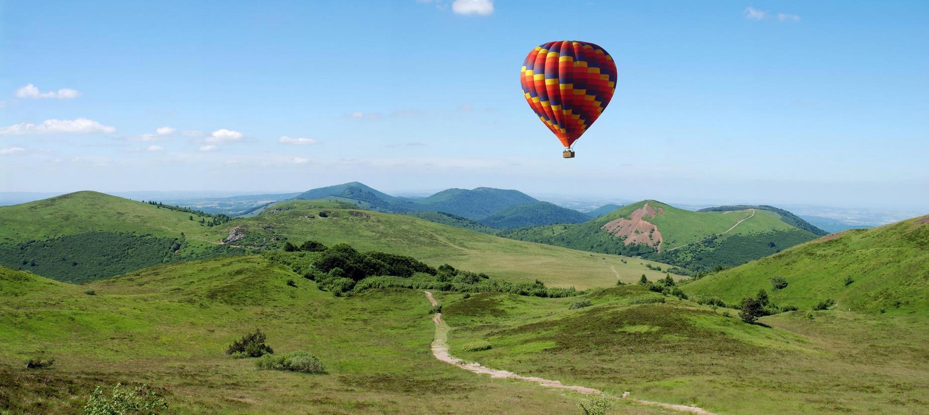 Molgiolfiere: Breathtaking view of the Auvergne Volcanoes