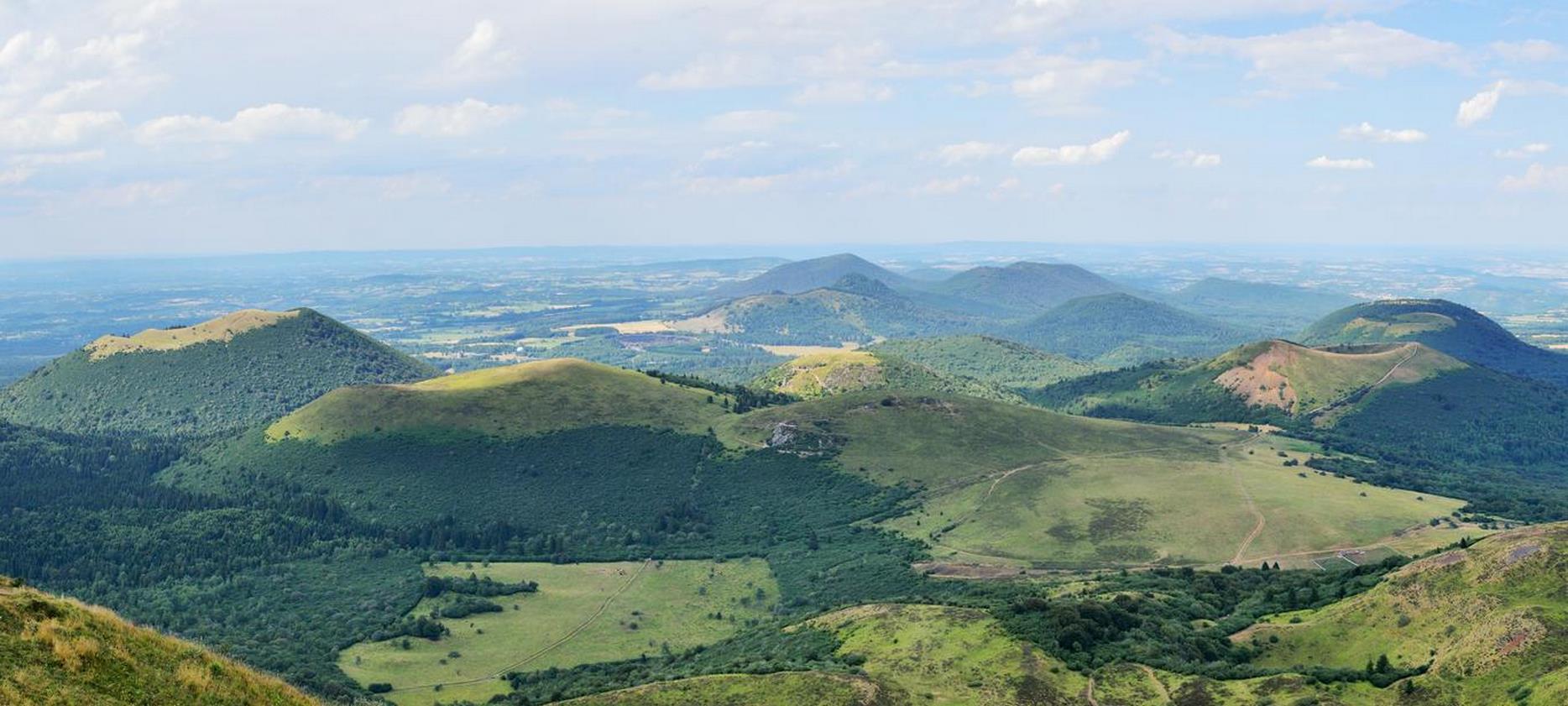 Chaîne des Puys: Immense Panorama of the Summits