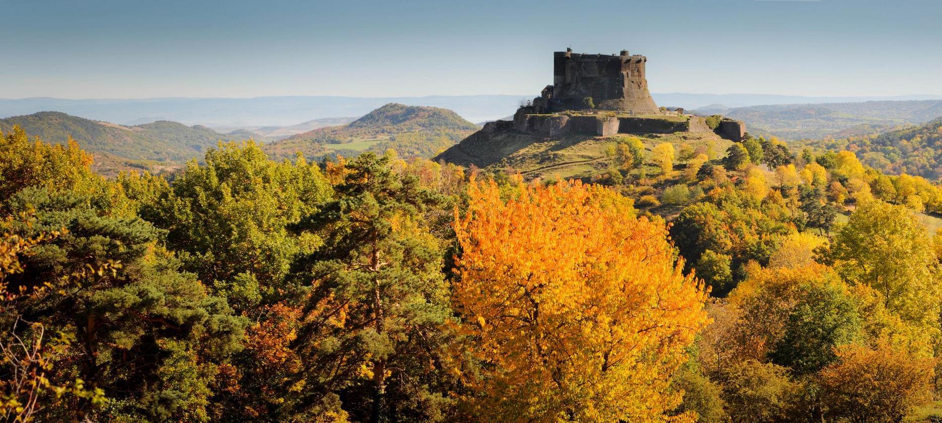 Château de Murol: Fortified Castle Dominating the Volcanoes of Auvergne