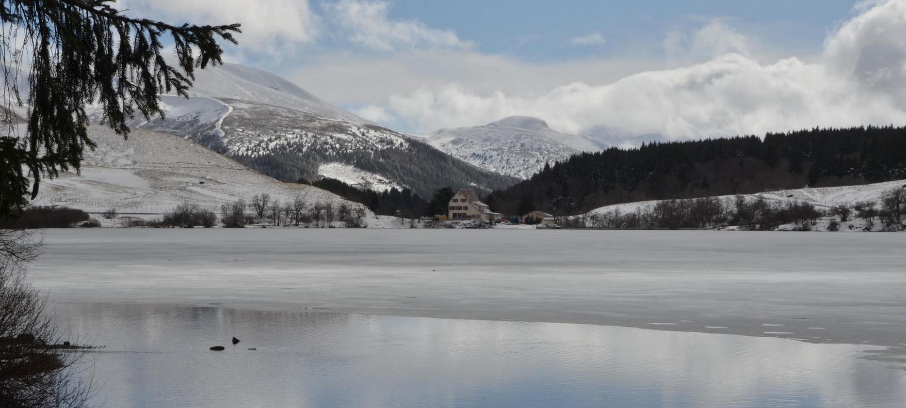 Lac de Guéry: Charming Inn in the Heart of an Exceptional Landscape