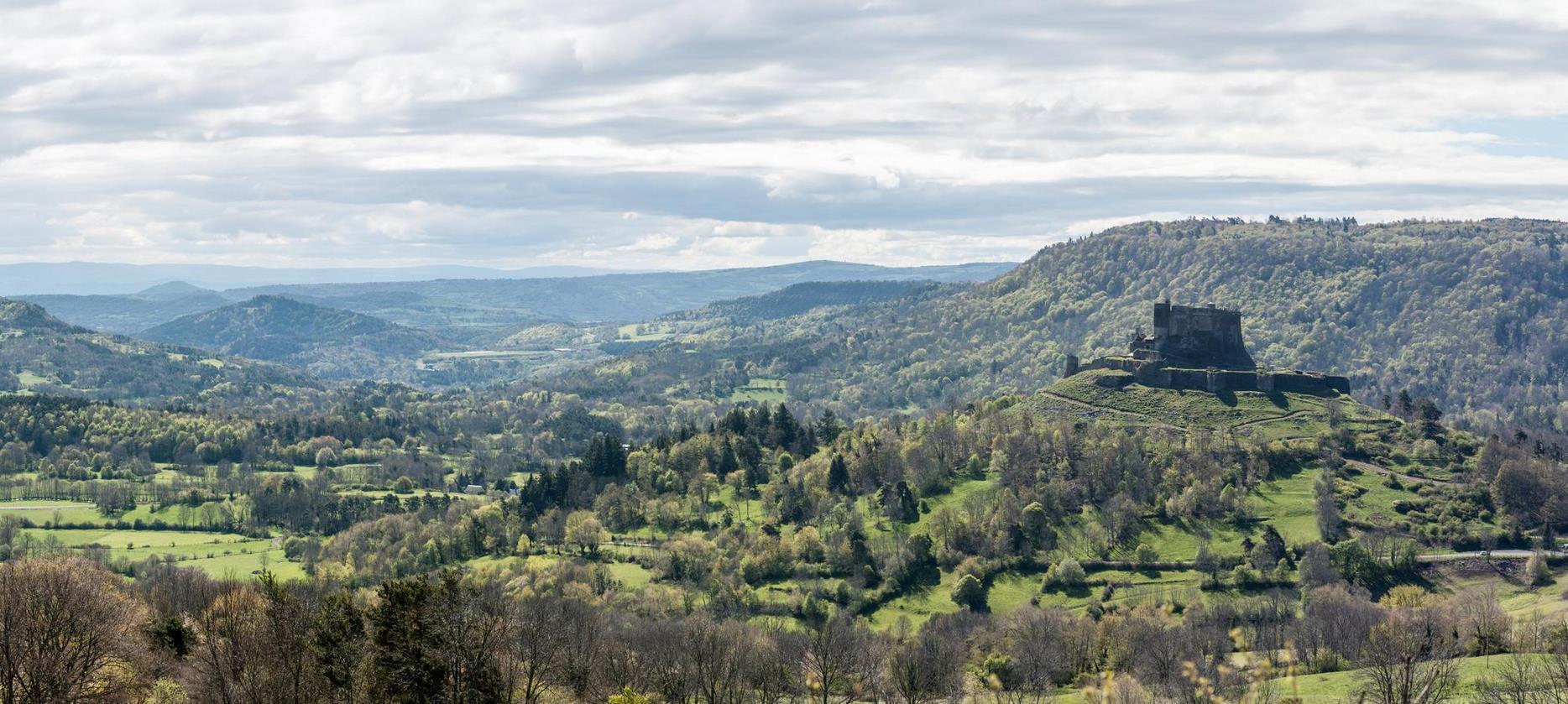 Auvergne Volcanoes: The Château de Murol and its Magical Landscapes