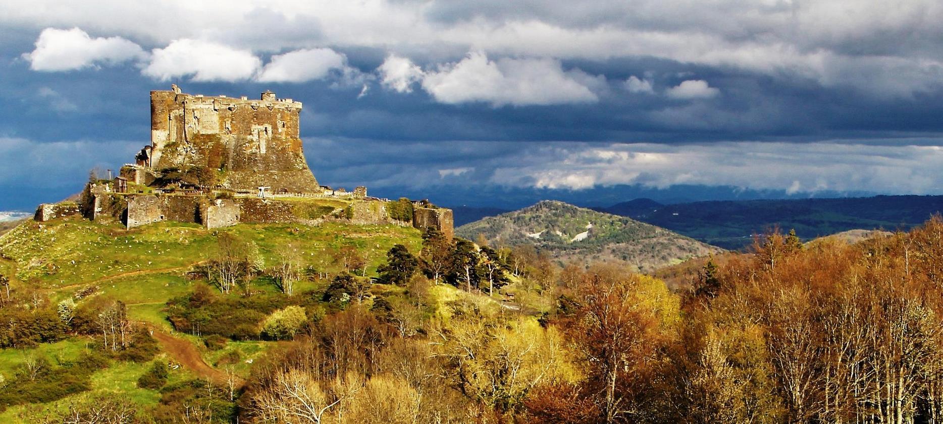 Château Fort de Murol: A Treasure of Auvergne in Puy-de-Dôme