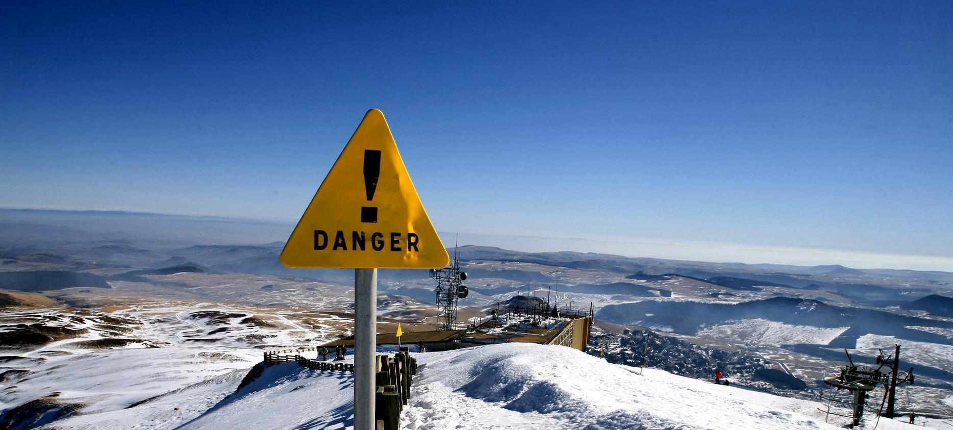 Super Besse: Perdrix cable car, Destination Puy Ferrand, A departure towards the Summits!