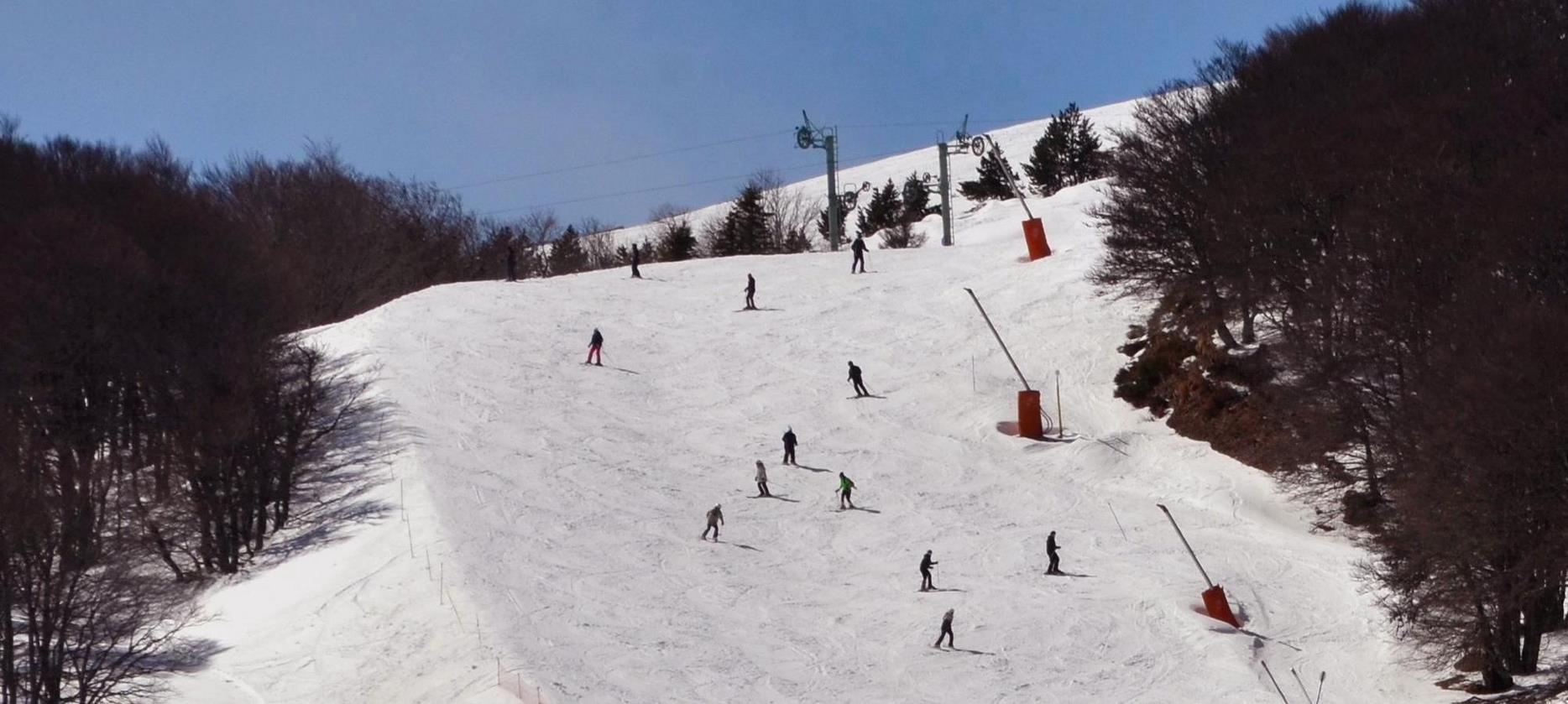 Super Besse: Piste Bleue des Capucins, A Perfect Start to the Skiing Day!