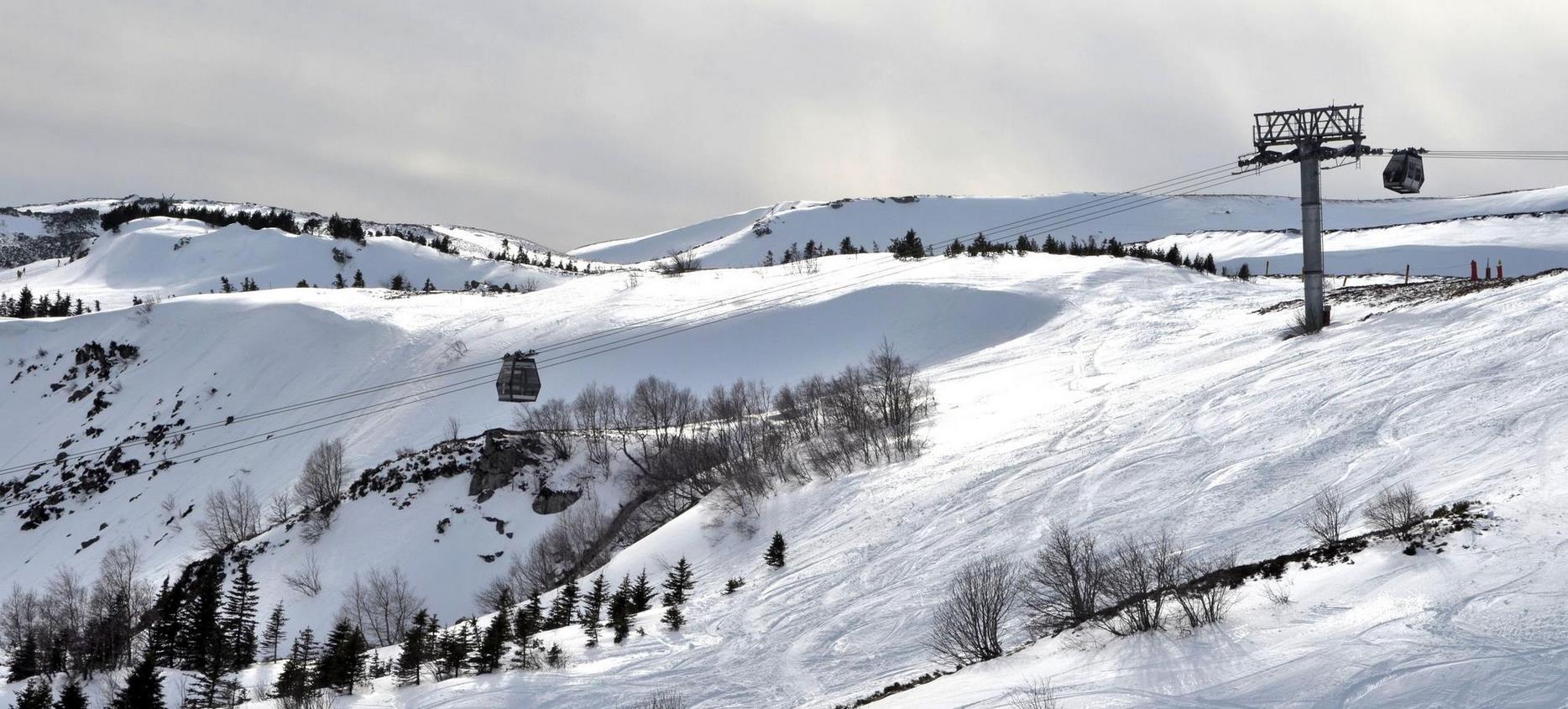 Super Besse: Perdrix Cable Car Cabin, Exceptional Panoramic View