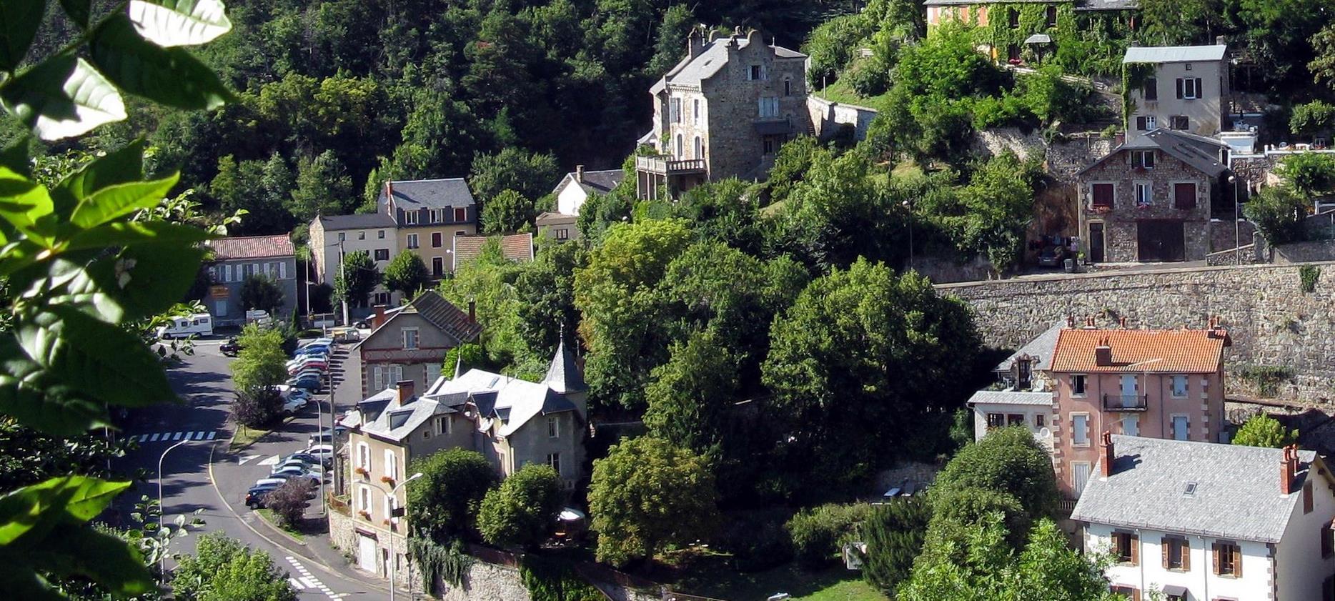 Saint-Nectaire: Authentic Charm of the Lower Village of Auvergne