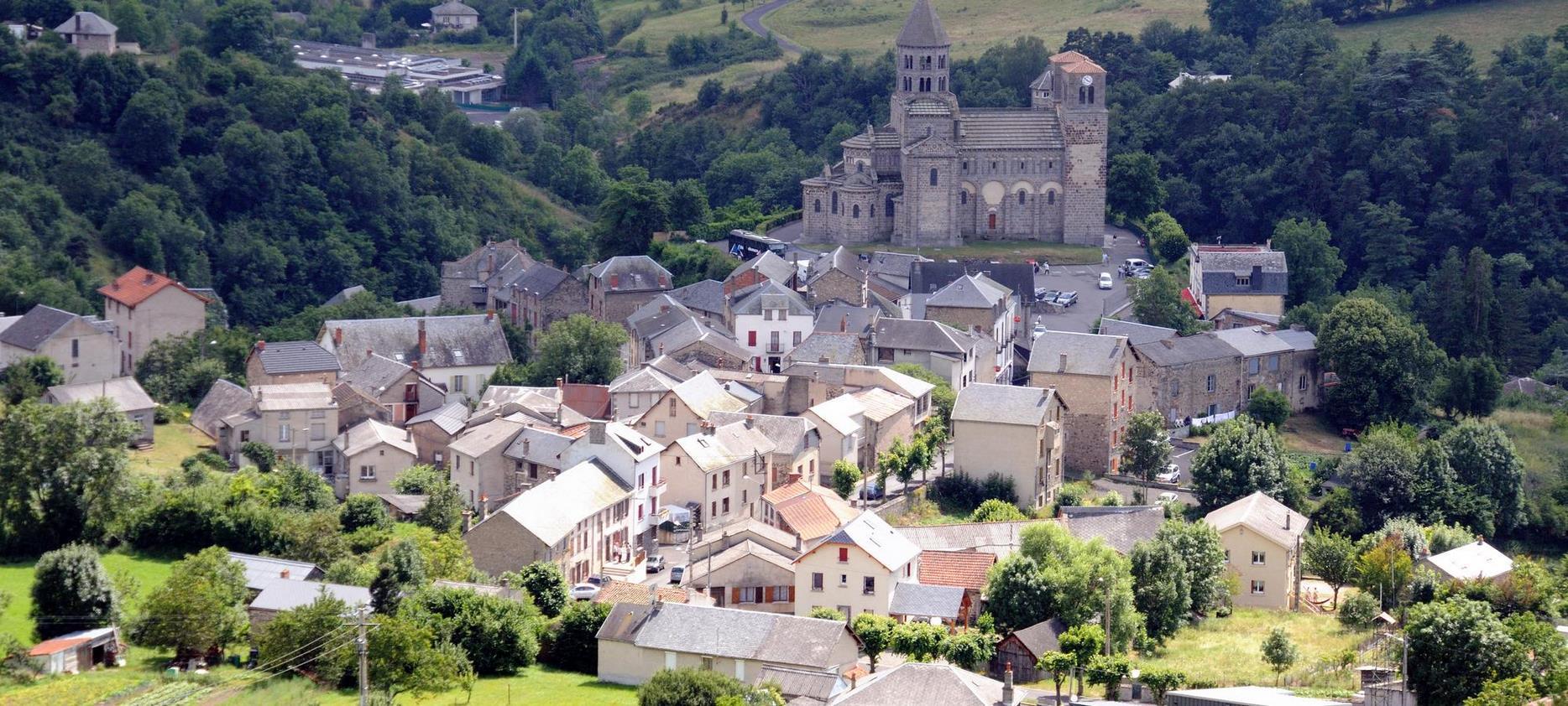 Saint-Nectaire: Cradle of the Exceptional Cheese Appellation