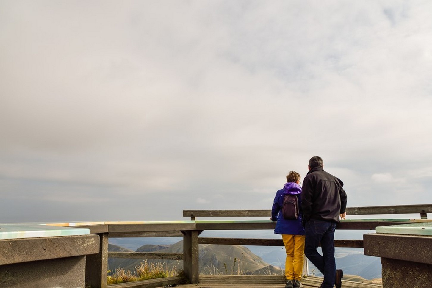 Puy de Sancy - Couple admiring the panorama - Romantic moments & Breathtaking views