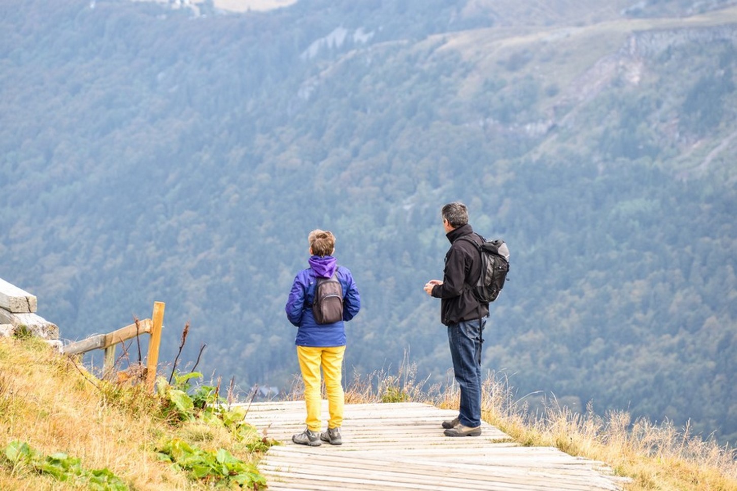 Puy de Sancy - Couple on the Hiking Trails - Discovery & Magical Change of Scenery