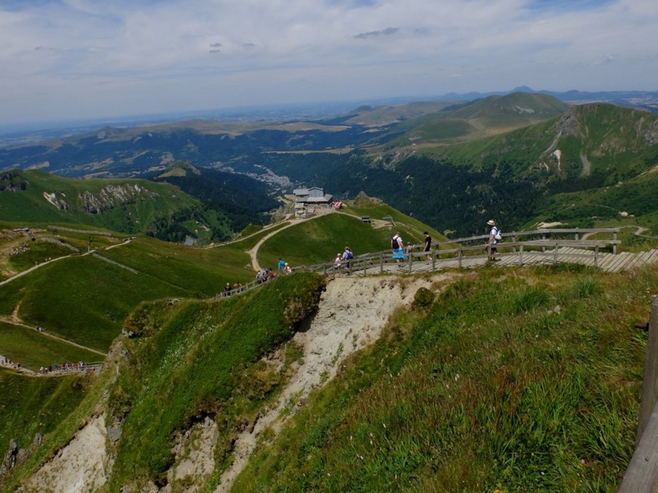 Puy de Sancy - Descent towards Mont Dore - Challenge & Exceptional View