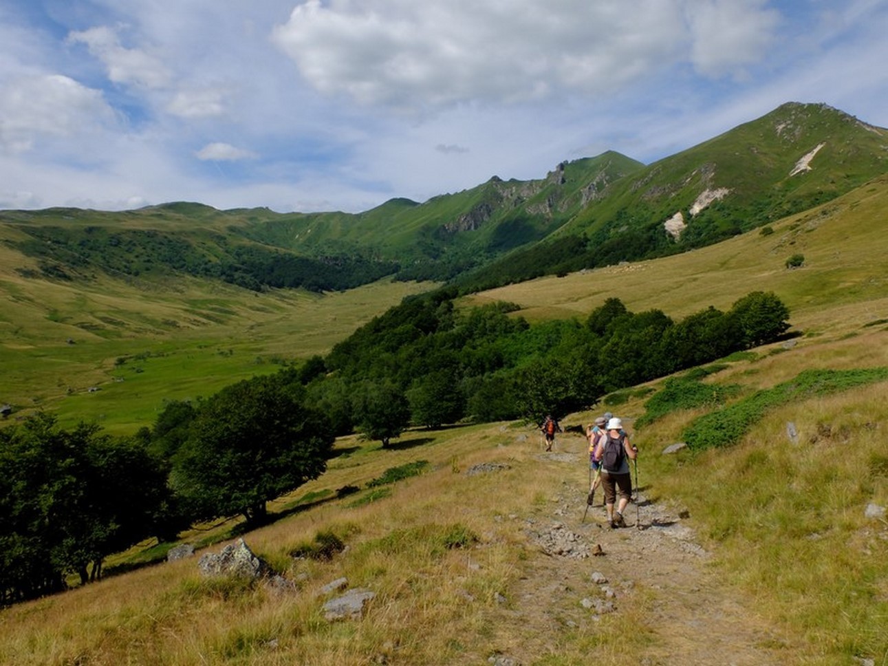 Puy de Sancy - Hiker on the Trails - Discovery & Change of scenery