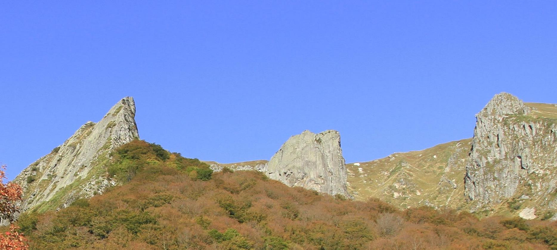 Super Besse - Magical Autumn in the Chaudefour Valley: Dent de la Rancune and Crête du Coq