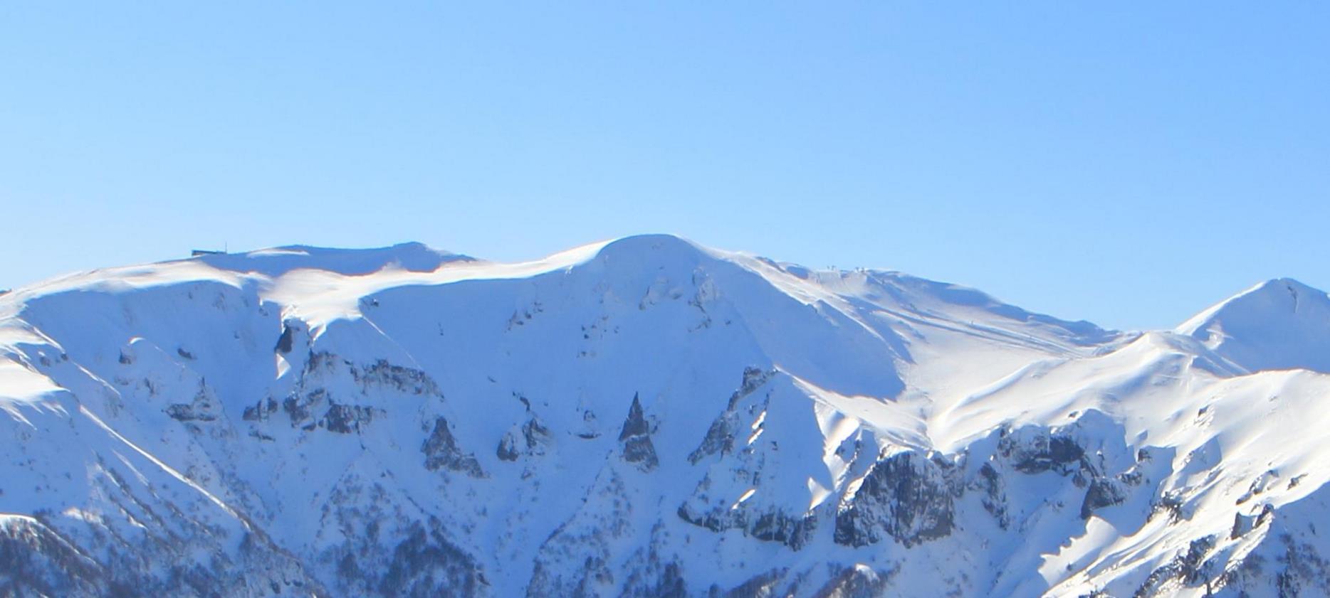 Super Besse - Snowy Peaks of the Chaudefour Valley