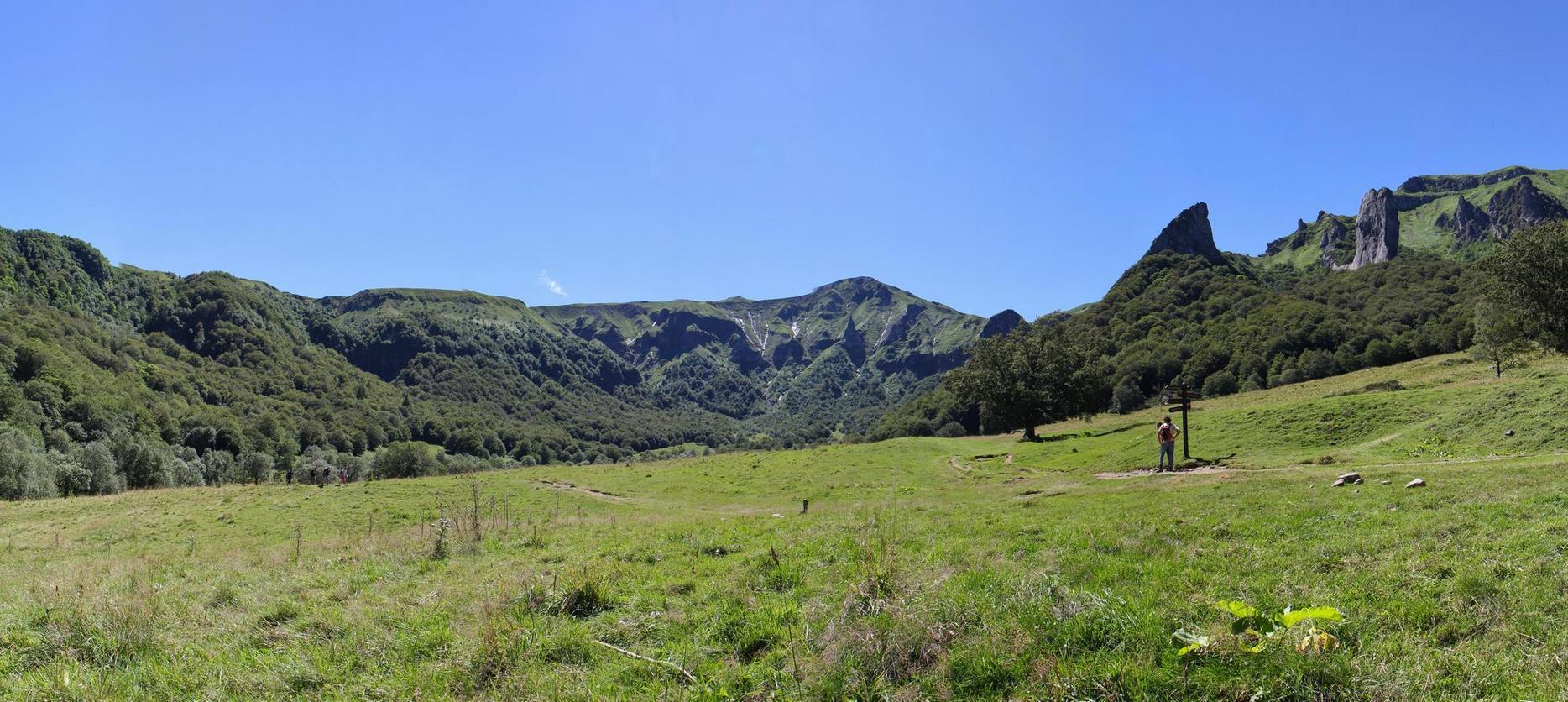 Super Besse: Enchanted Walk in the Chaudefour Valley