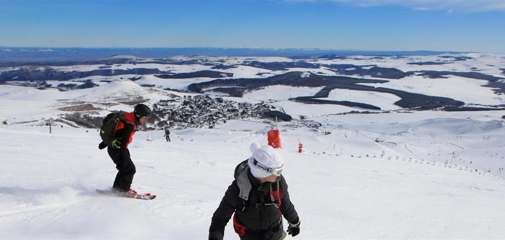 Super Besse: Snowboarding and Panorama on the Center Station