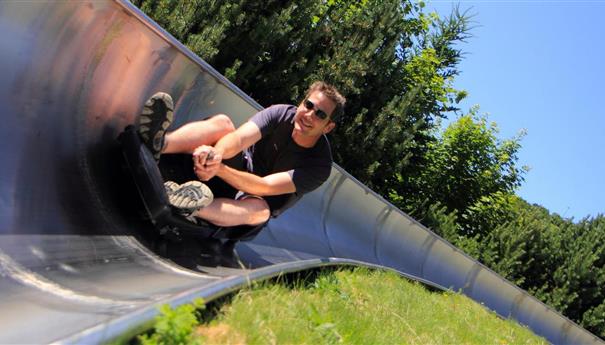 Super Besse: Summer tobogganing - Thrilling descent and thrills guaranteed!