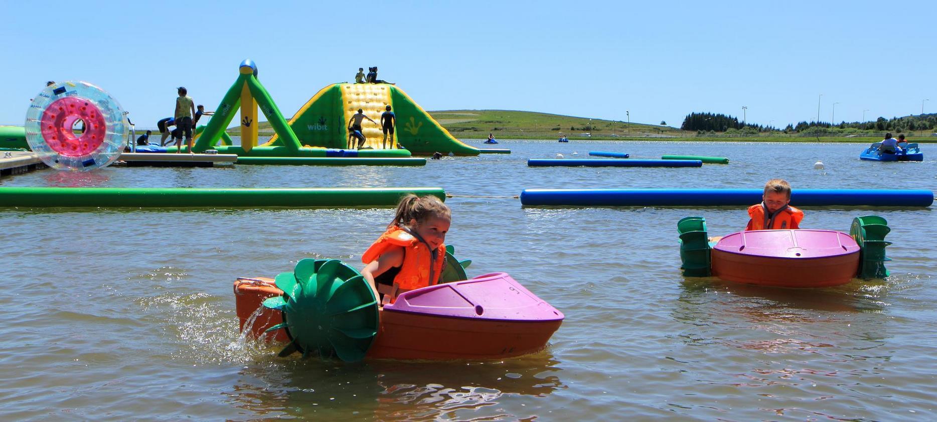 Super Besse - Lac des Hermines - Pedal boats for little ones - Family fun