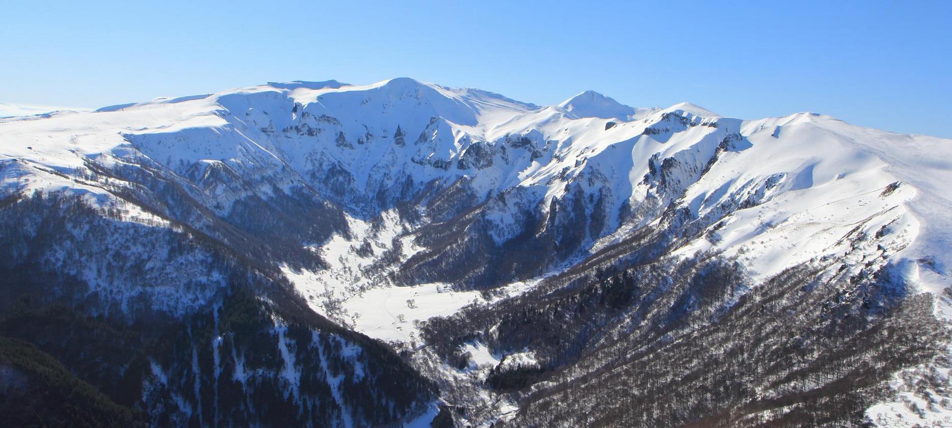 Super Besse: The Chaudefour Valley under its blanket of snow.