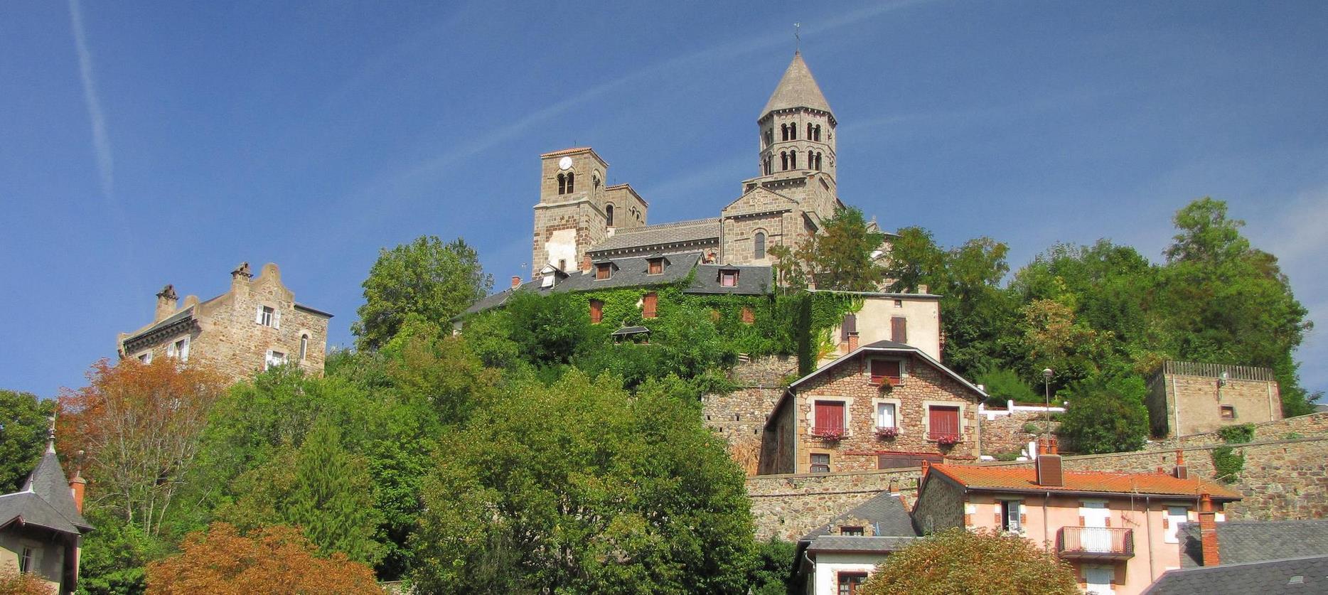 Super Besse: Charm of Saint-Nectaire in Summer