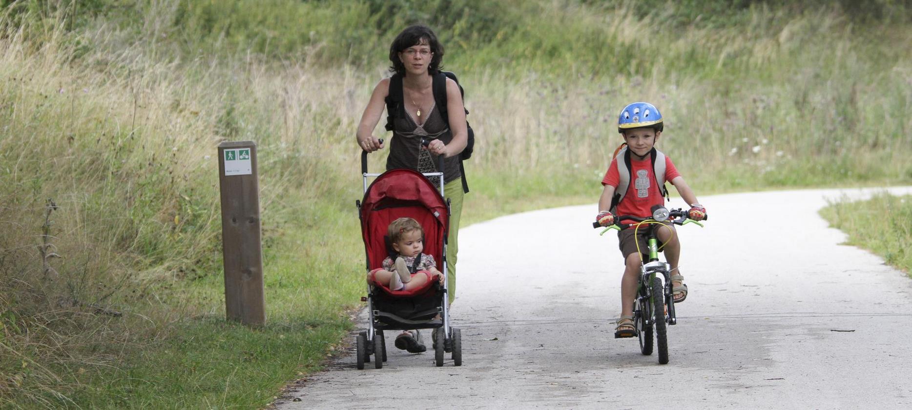 Super Besse: Family walk around Lake Chambon