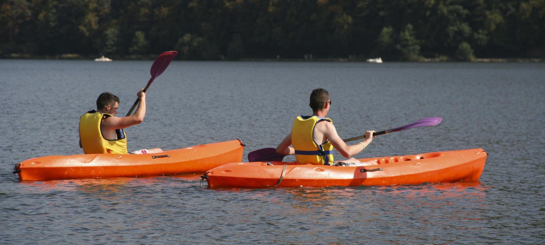 Lake Chambon: Canoe-Kayak Adventure