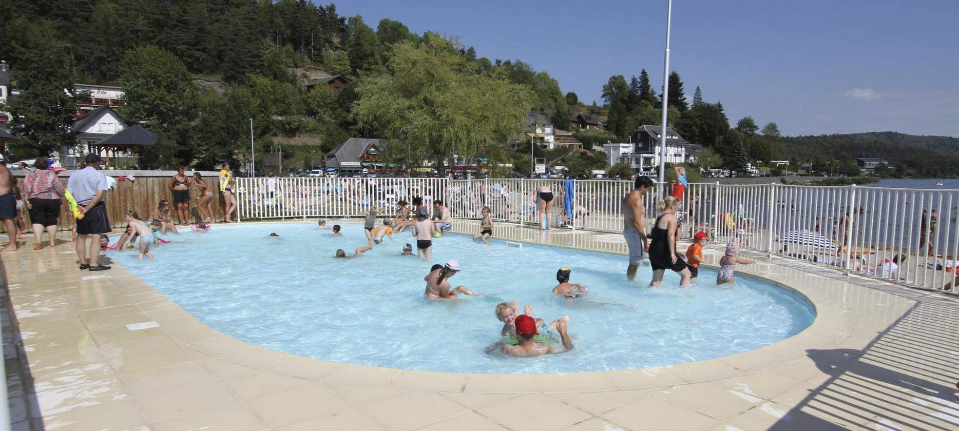 Lake Chambon: Swimming in the Lake Swimming Pool