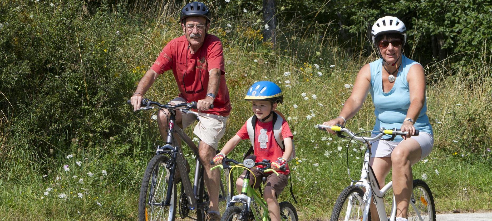 Lake Chambon: Family Bike Tour around the Lake