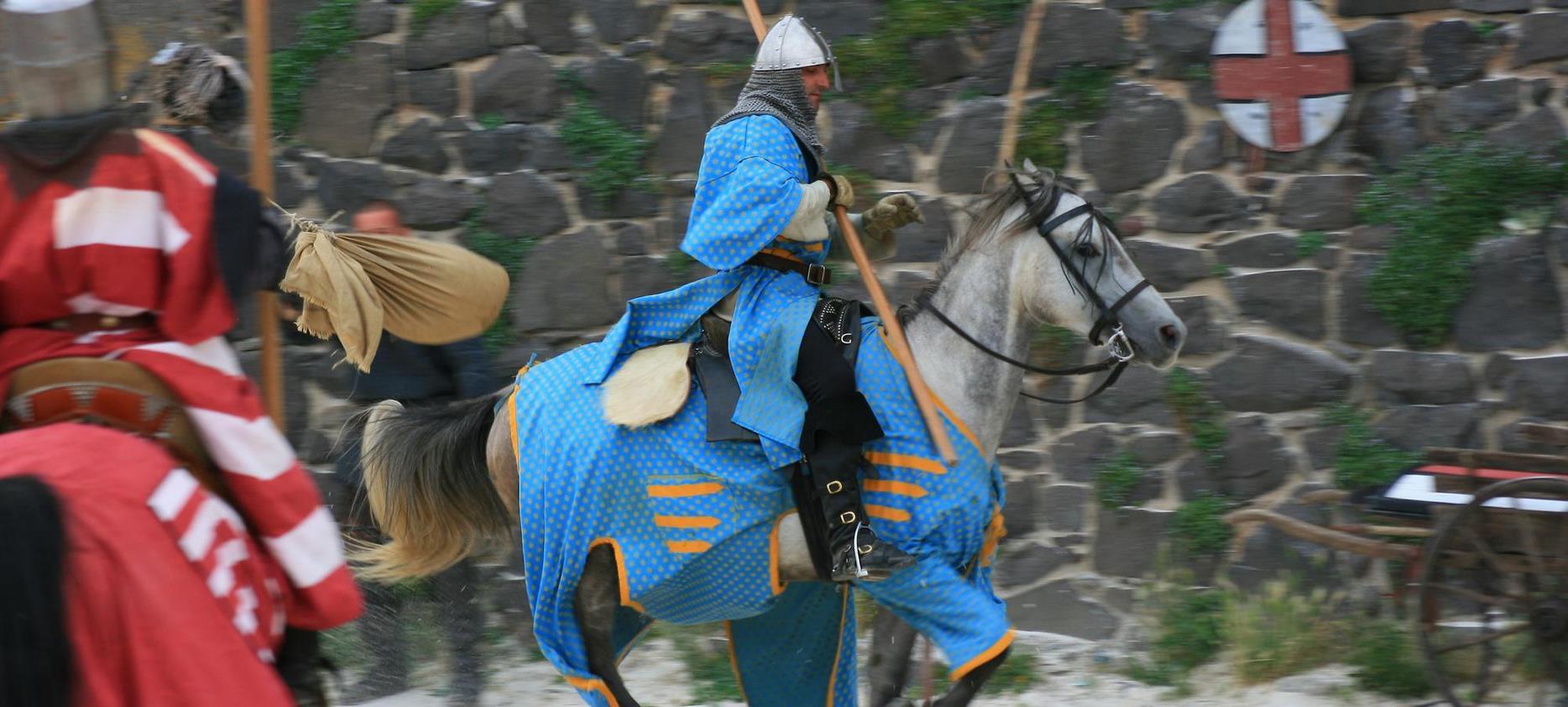 Château de Murol: Spectacular Equestrian Joust in Puy-de-Dôme