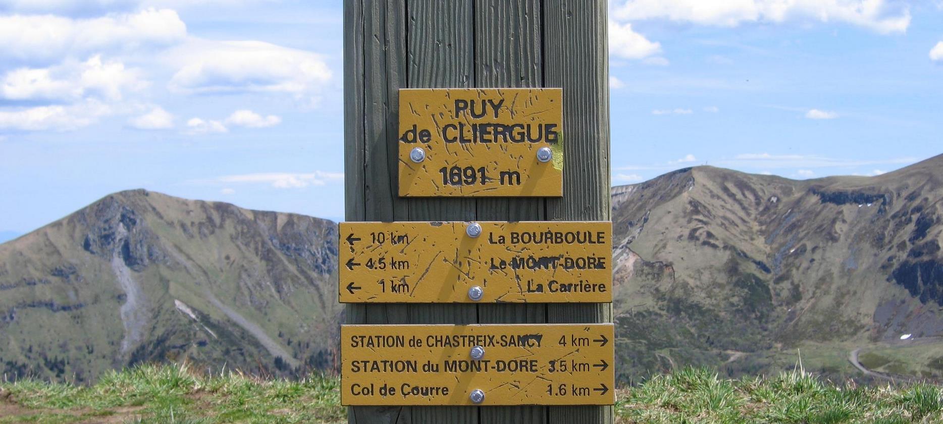 Super Besse - Departure for Mont-Dore: Hiking Trails Sign