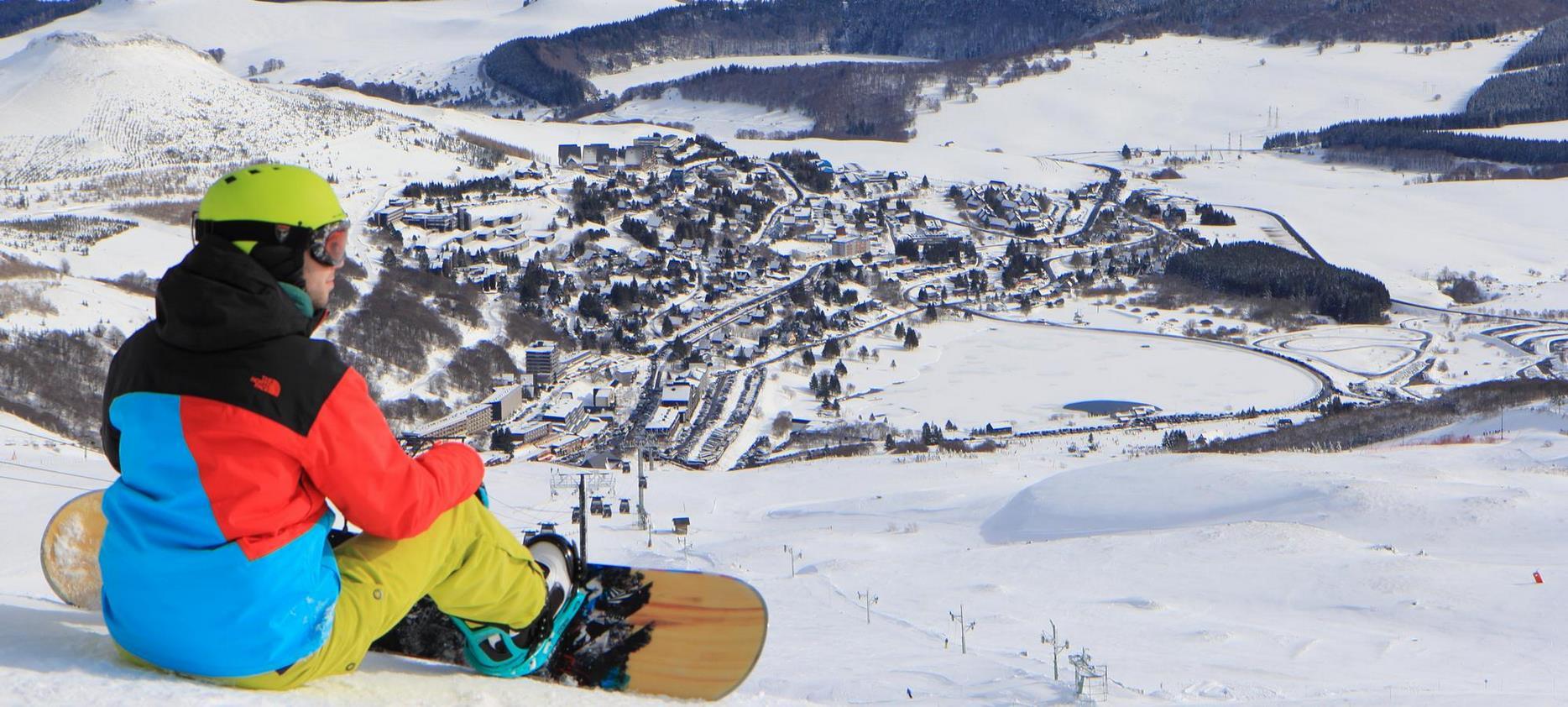 Snowboarding thrills in Super Besse