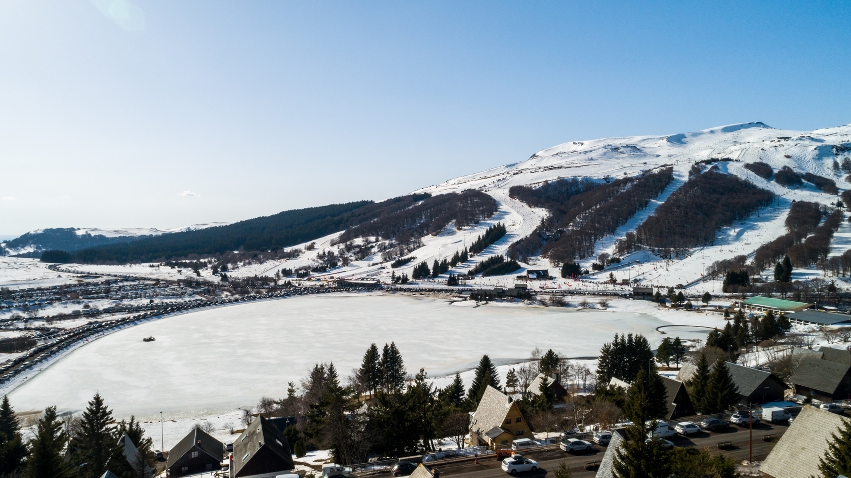 Magnificent view of Lac des Hermines from Chalet Ma Cambuse