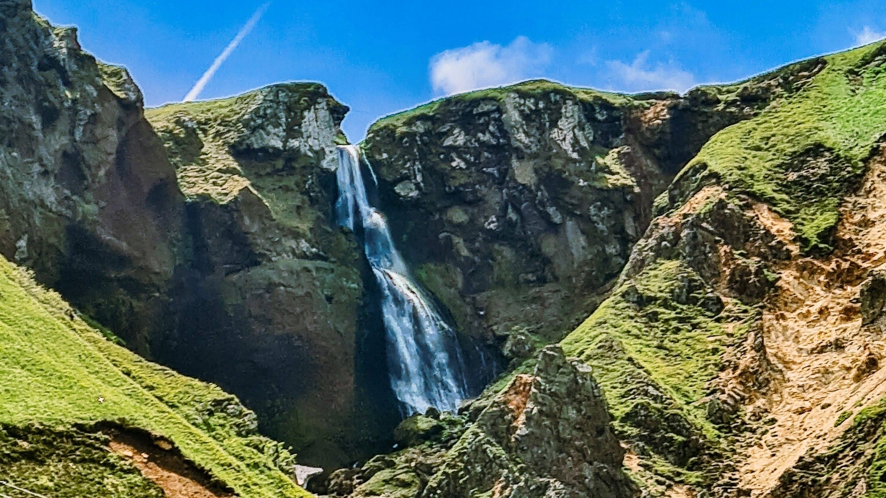 Dore Stream: Source of the Dordogne, An Enchanted Passage of the Sancy Massif