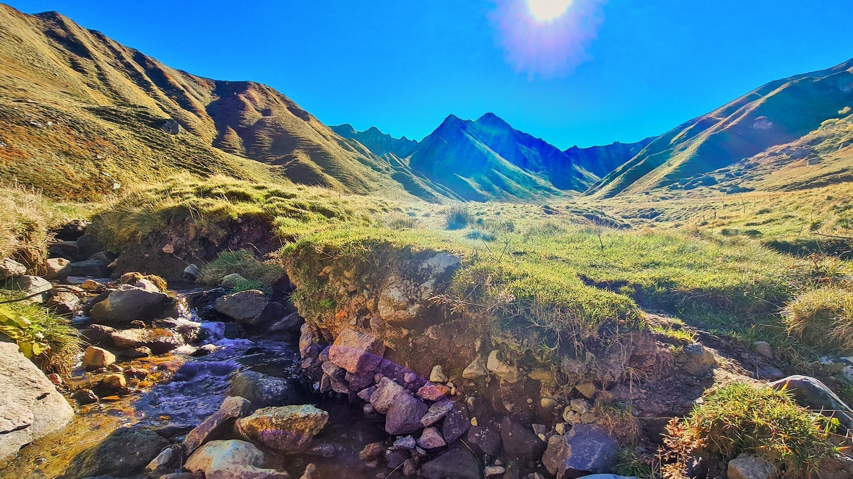 Val de Courre Stream: Source of the Dordogne, An Enchanted Passage of the Sancy Massif