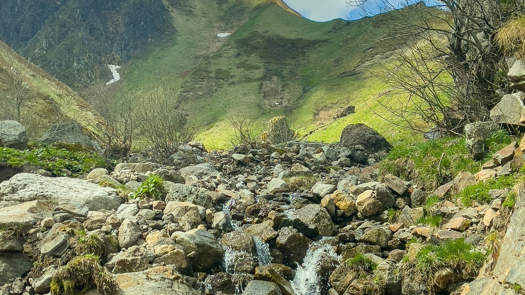 Torrent du Val d'Enfer: Source of the Dordogne, a wild spectacle in the heart of the Massif du Sancy