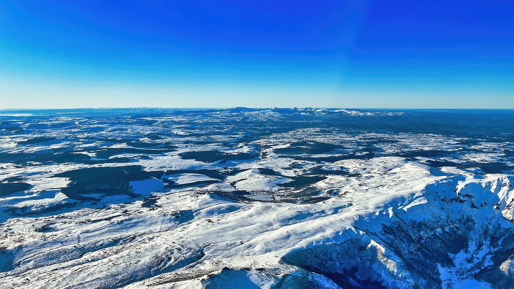 Auvergne Hot Air Ballooning: Massif des Dores seen from the Sky, an Unforgettable Experience