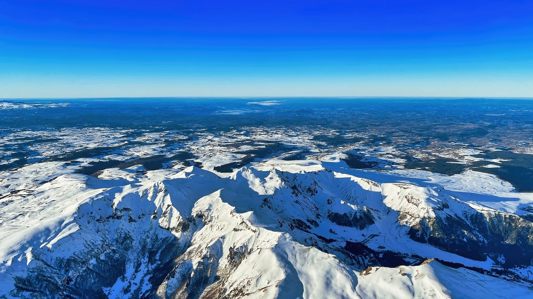 Auvergne Montgolfière: Sancy Crest Trail: Fly over an Exceptional Landscape