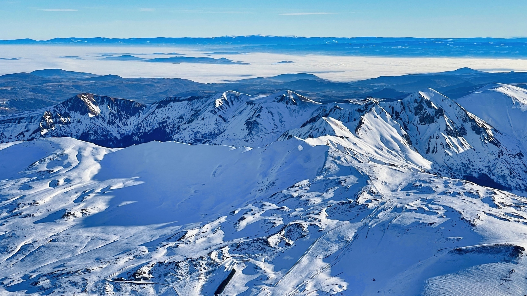 Auvergne Montgolfière: Massif des Dores: An Unforgettable Panoramic Flight