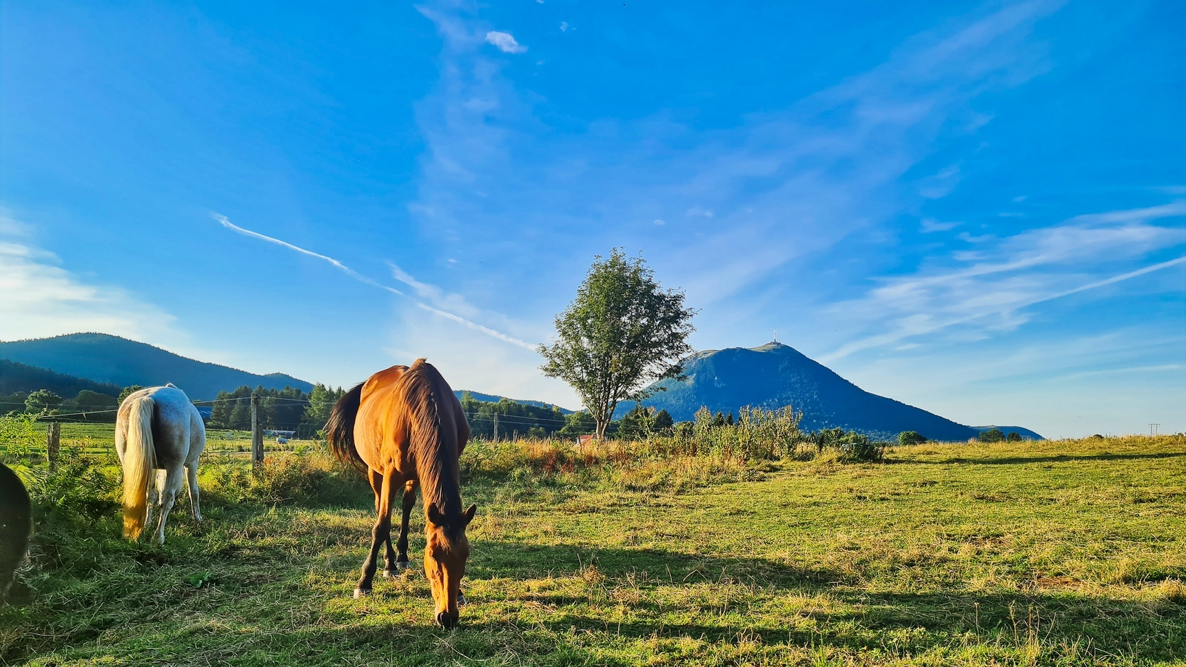 Auvergne Countryside - Puy de Dôme Dominant - Magical Landscapes