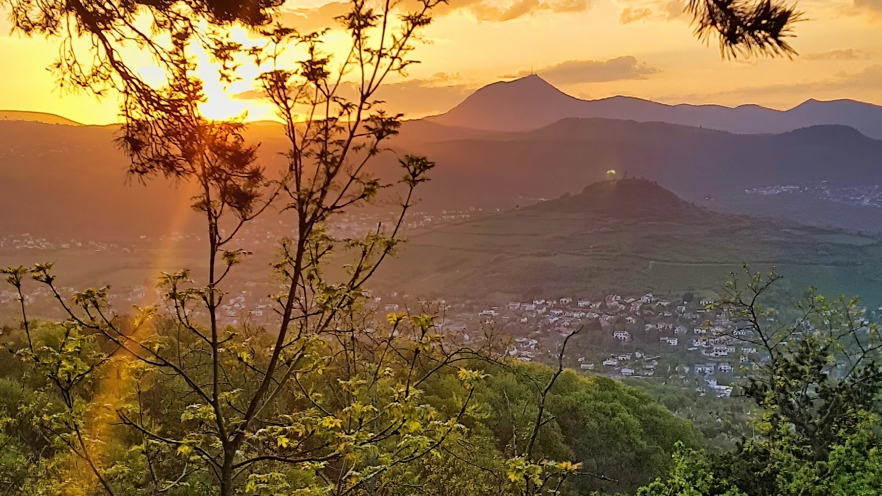 Gergovie Plateau: Magical Sunset over Puy de Dôme