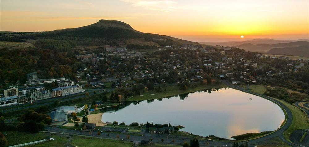 Super Besse: A magical sunrise on the autumn colors!
