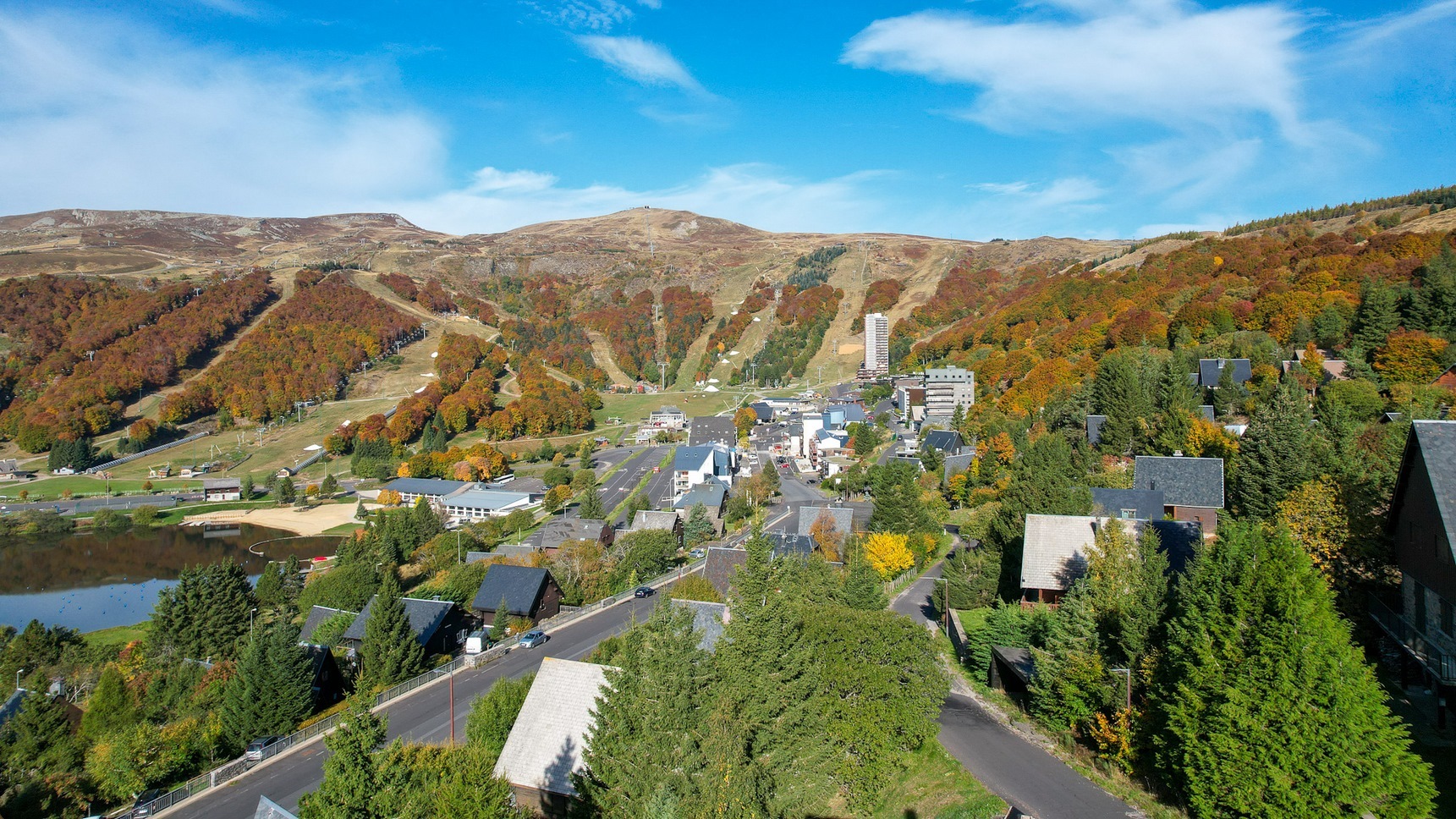 Super Besse: A Unique Spectacle of Autumn Colors - Breathtaking Views