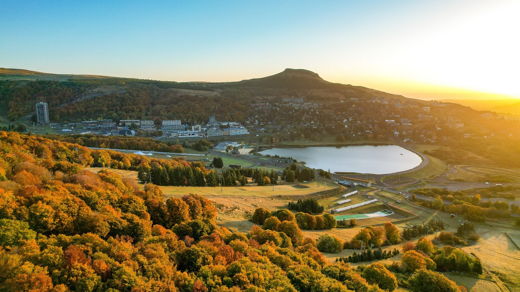 Super Besse: Magical Sunrise in Autumn Colors