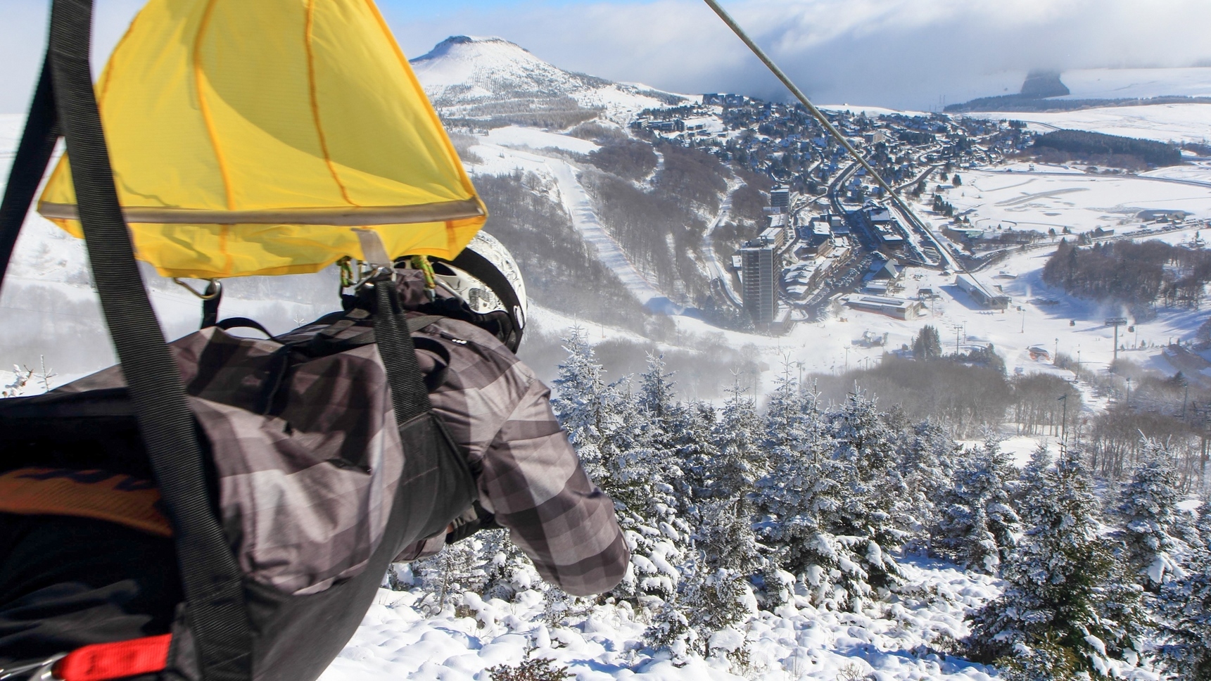 Fantasticable Super Besse Zipline: Winter Departure